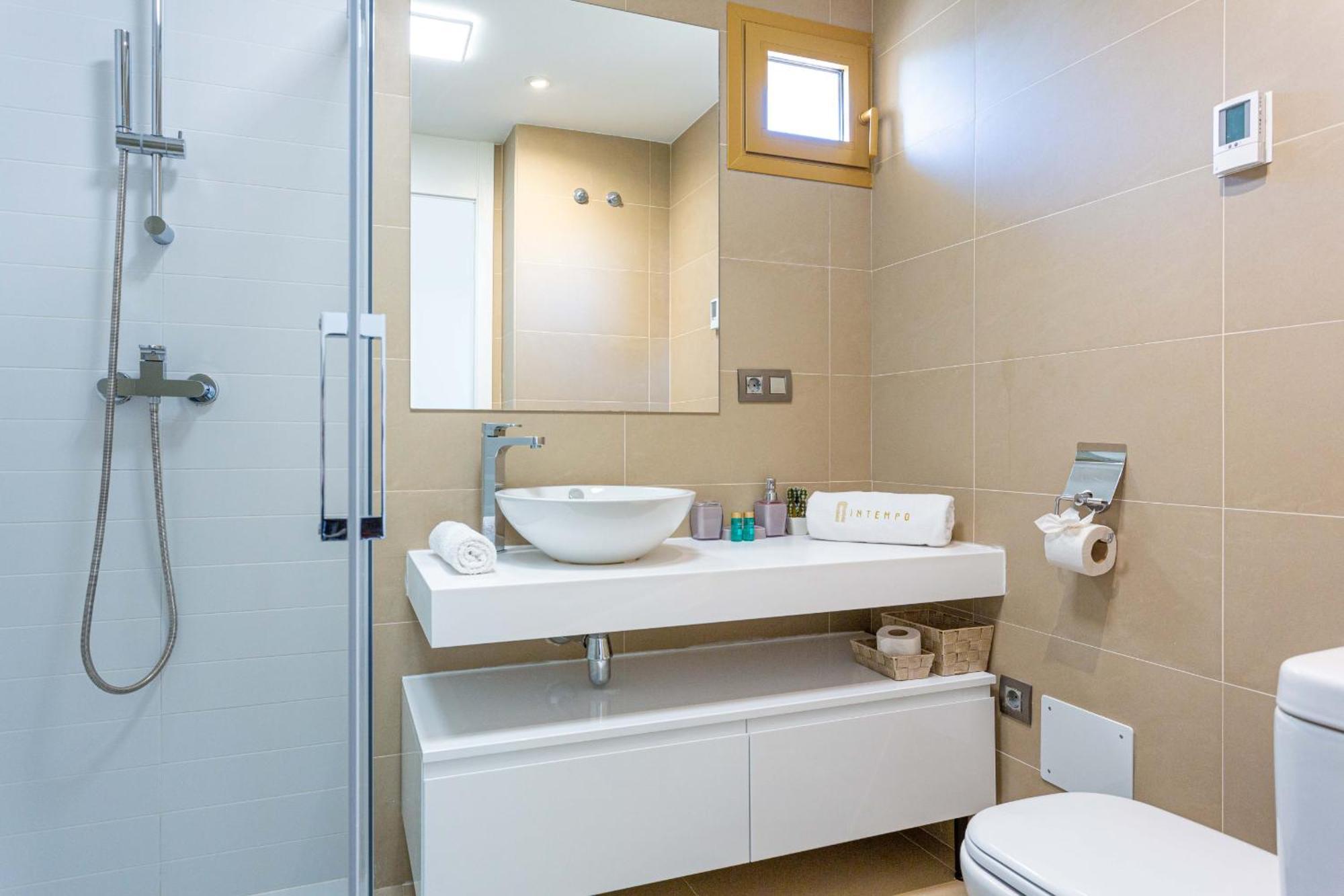 Апартаменты Intempo By Holuxe - 051- 5Th Floor Бенидорм Экстерьер фото
